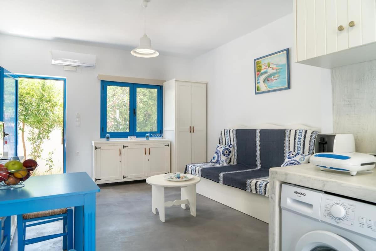 Blue Moon Apartments Макригиалос Экстерьер фото